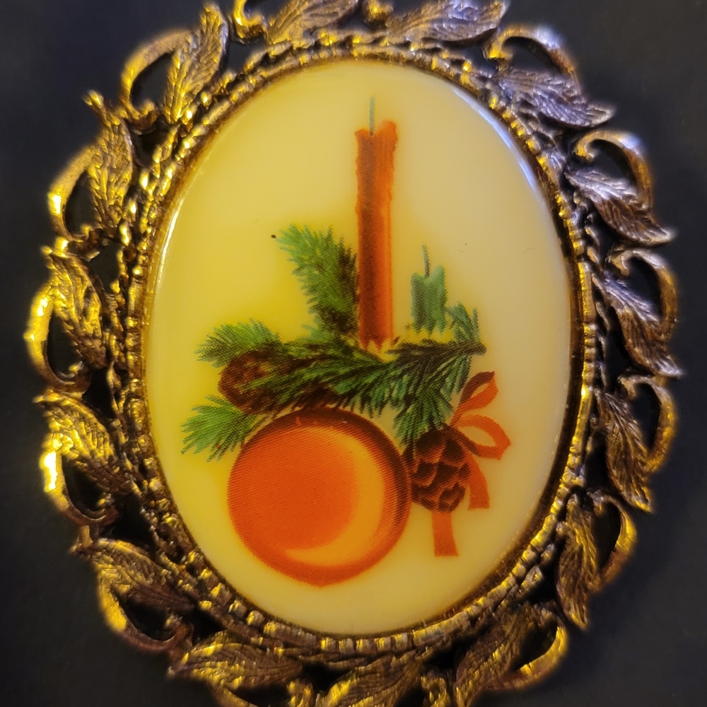 Source Unknown Festive Candle Brooch with Gold Frame